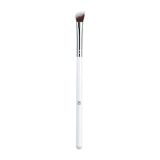 Ilu Mu 417 Angled Eyeshadow Brush | Bellasoa Paris