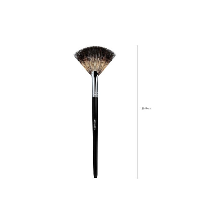 Lussoni Mu Pro 600 Fan Brush | Bellasoa Paris
